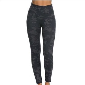SPANX Seamless Shaping Camo Leggings